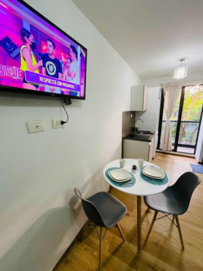 Hermoso monoambiente con balcón y vista al Prado